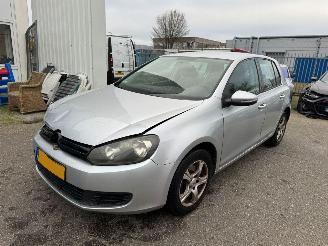 krockskadad bil auto Volkswagen Golf 1.4 Trendline 2009/6