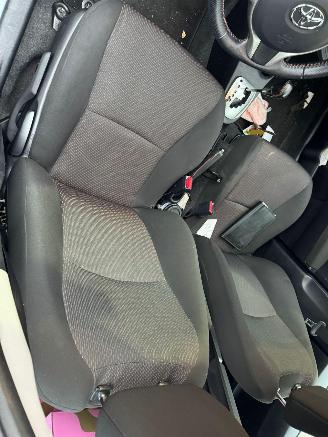 Toyota Yaris 1.3 VVT-i Dynamic AUTOMAAT picture 17