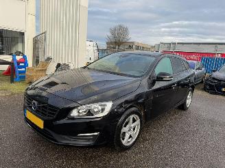 Unfallwagen Volvo V-60 2.0 D2 Nordic+ 2016/7