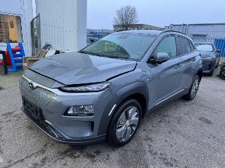 damaged passenger cars Hyundai Kona EV Fashion 64 kWh AUTOMAAT 2019/6