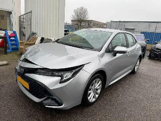 damaged passenger cars Toyota Corolla Hybrid  AUTOMAAT 140 Active BJ 2024 22.235 KM 2024/9