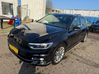 Schadeauto Volkswagen Passat Variant 1.8 TSI Business Edition R AUTOMAAT 2018/2