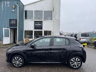 Coche accidentado Peugeot e-208 EV Active Pack 50 kWh AUTOMAAT 2023/10