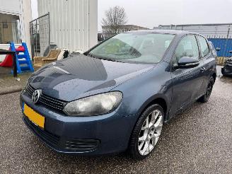 Schadeauto Volkswagen Golf 1.4 Trendline 2010/1