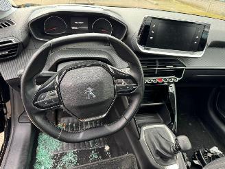 Peugeot 208 1.2 PureTech Active Pack picture 13