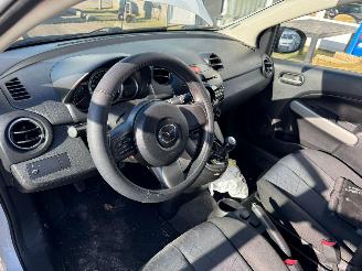 Mazda 2 1.3 Cool picture 7