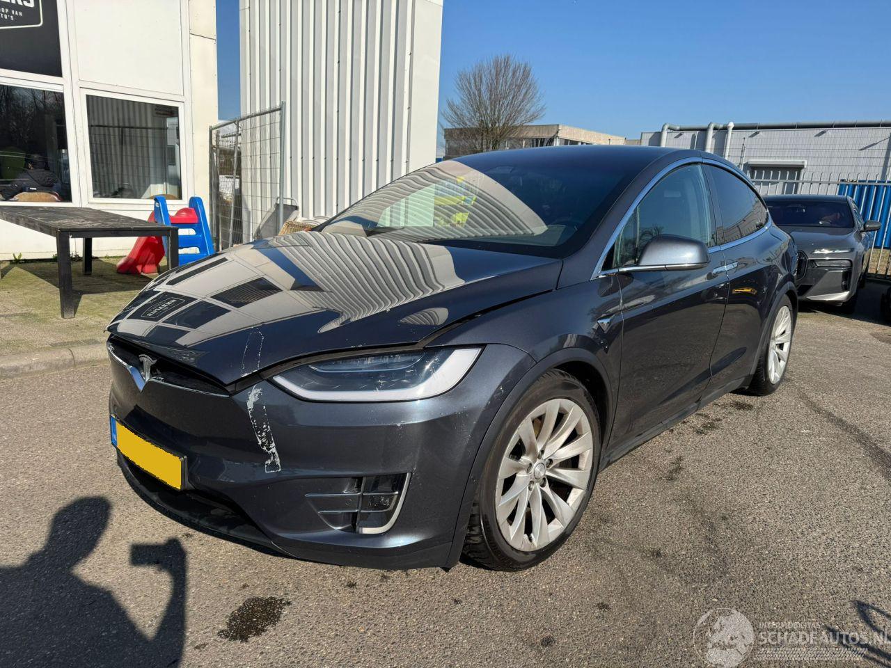Tesla Model X 75D Base