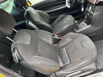 Citroën DS3 Cabrio 1.2 VTi Chic picture 15