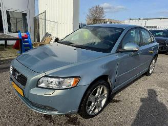 krockskadad bil auto Volvo S-40 2.0 Momentum 2010/1