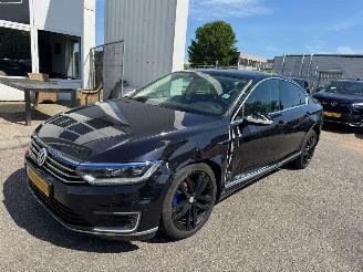 Schadeauto Volkswagen Passat 1.4 AUTOMAAT TSI GTE Connected Series Plus 2016/12