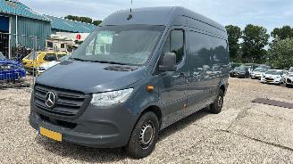 krockskadad bil bedrijf Mercedes eSprinter Mercedes-Benz eSprinter 2021/7