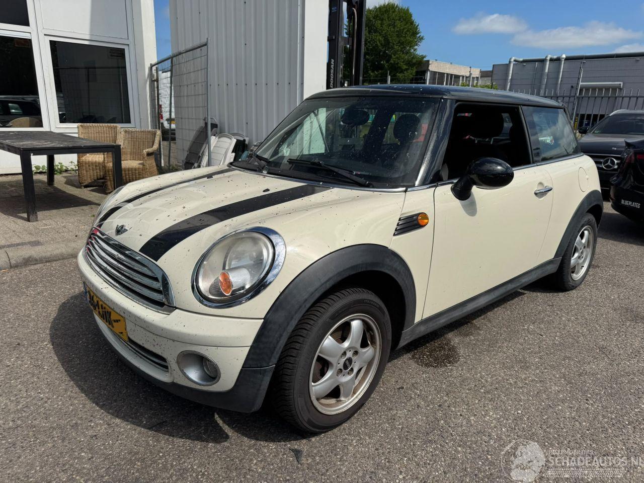 Mini Cooper 3-Deurs 1.6 Cooper Business Line