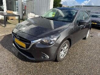 skadebil auto Mazda 2 1.5 Skyactiv-G Dynamic 2017/6