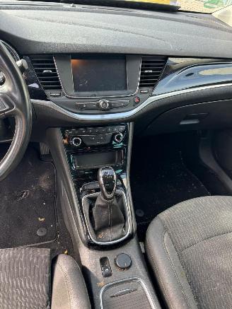Opel Astra 1.2 Design & Tech picture 11