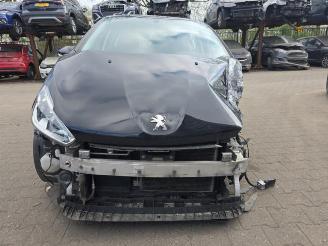 demontáž osobní automobily Peugeot 208 208 I (CA/CC/CK/CL), Hatchback, 2012 / 2019 1.2 Vti 12V PureTech 82 2015/10