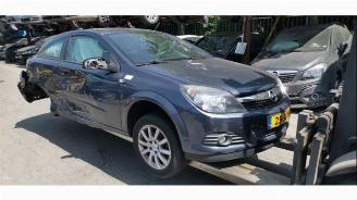 Coche siniestrado Opel Astra Astra H GTC (L08), Hatchback 3-drs, 2005 / 2011 1.6 16V 2009/4