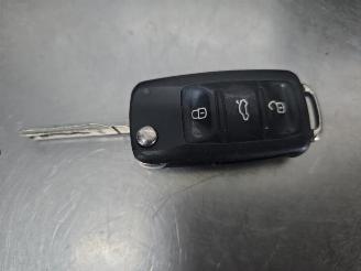 Auto da rottamare Volkswagen Up! Up! (121), Hatchback, 2011 1.0 12V 60 2014/5