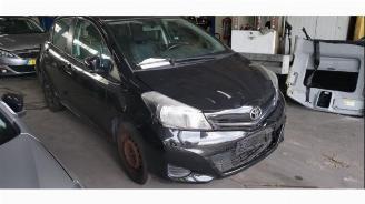 Toyota Yaris Yaris III (P13), Hatchback, 2010 / 2020 1.0 12V VVT-i picture 3