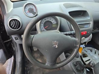 Peugeot 107 107, Hatchback, 2005 / 2014 1.0 12V picture 12