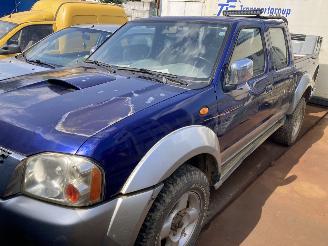 krockskadad bil bedrijf Nissan Navara Navara  no papers engine defect 2002/1