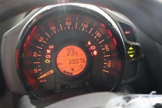 Peugeot 108 108, Hatchback, 2014 1.0 12V VVT-i picture 13