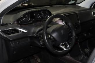 Peugeot 2008 2008 (CU), MPV, 2013 / 2019 1.2 Vti 12V PureTech 82 picture 11