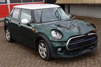 Auto da rottamare Mini Cooper Mini (F55), Hatchback 5-drs, 2014 1.5 12V Cooper 2016