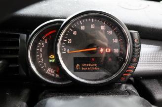 Mini Cooper Mini (F55), Hatchback 5-drs, 2014 1.5 12V Cooper picture 12