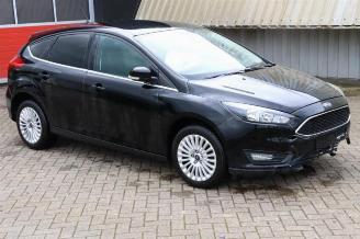 Coche siniestrado Ford Focus Focus 3, Hatchback, 2010 / 2020 1.0 Ti-VCT EcoBoost 12V 100 2017/6