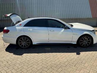 Mercedes E-klasse E-Klasse AMG (W212), Sedan, 2009 / 2016 5.5 E-63 S AMG V8 32V 4-Matic picture 2