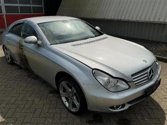 Salvage car Mercedes CLS CLS (C219), Sedan, 2004 / 2010 500 5.0 V8 24V 2005/2