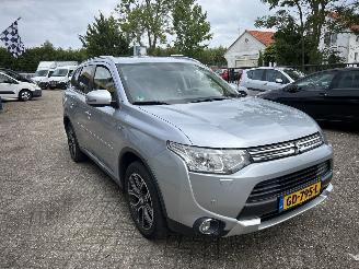 škoda osobní automobily Mitsubishi Outlander 2.0 PHEV INSTYLE+ X-LINE 2015/4