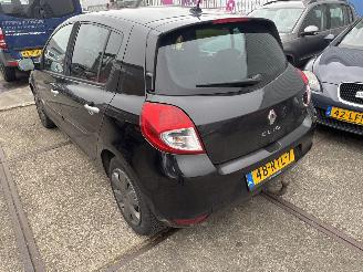 Unfallwagen Renault Clio 1.5 dCi Parisienne 2011/7