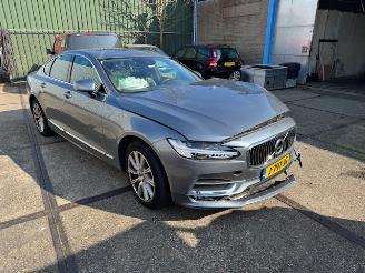 Schadeauto Volvo S-90 2.0 T4 Bussines Luxury 2020/8
