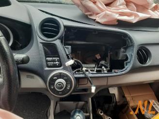 Honda Insight Insight (ZE2), Hatchback, 2009 / 2014 1.3 16V VTEC picture 15