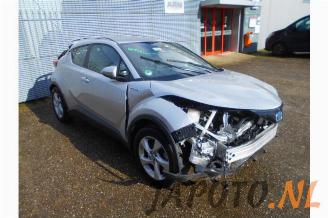 Toyota C-HR C-HR (X1,X5), SUV, 2016 1.8 16V Hybrid picture 6