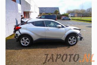 Toyota C-HR C-HR (X1,X5), SUV, 2016 1.8 16V Hybrid picture 5