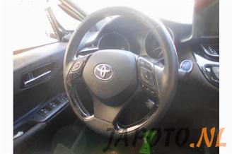 Toyota C-HR C-HR (X1,X5), SUV, 2016 1.8 16V Hybrid picture 12