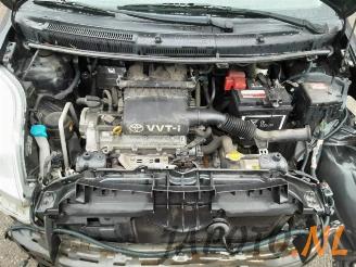 Toyota Yaris Yaris II (P9), Hatchback, 2005 / 2014 1.3 16V VVT-i picture 21