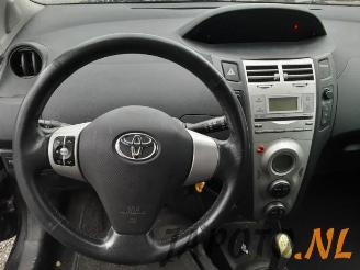 Toyota Yaris Yaris II (P9), Hatchback, 2005 / 2014 1.3 16V VVT-i picture 19