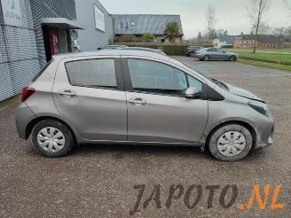 Toyota Yaris Yaris III (P13), Hatchback, 2010 / 2020 1.0 12V VVT-i picture 5