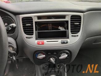 Kia Rio Rio II (DE), Hatchback, 2005 / 2011 1.4 16V picture 10