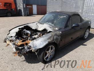 demontáž osobní automobily Mazda MX-5 MX-5 (NB18/35/8C), Cabrio, 1998 / 2005 1.6i 16V 2001/2