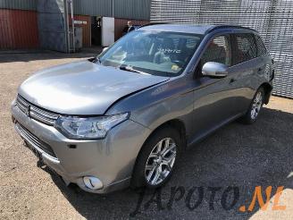 demontáž osobní automobily Mitsubishi Outlander Outlander (GF/GG), SUV, 2012 2.0 16V PHEV 4x4 2014/4