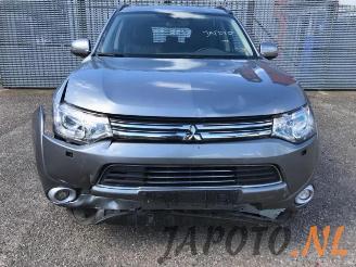Mitsubishi Outlander Outlander (GF/GG), SUV, 2012 2.0 16V PHEV 4x4 picture 7