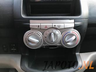 Daihatsu Sirion Sirion 2 (M3), Hatchback, 2005 1.0 12V DVVT picture 16