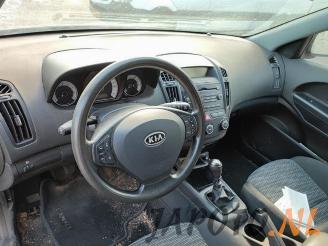 Kia Cee d Cee'd Sporty Wagon (EDF), Combi, 2007 / 2012 1.6 CVVT 16V picture 11