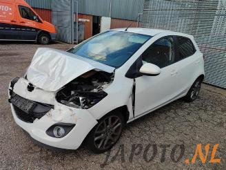 demontáž osobní automobily Mazda 2 2 (DE), Hatchback, 2007 / 2015 1.3 16V MZR 2012/6