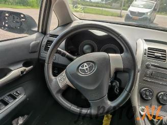 Toyota Auris Auris (E15), Hatchback, 2006 / 2012 1.6 Dual VVT-i 16V picture 11