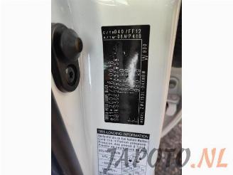 Toyota Auris Auris (E15), Hatchback, 2006 / 2012 1.8 16V HSD Full Hybrid picture 11